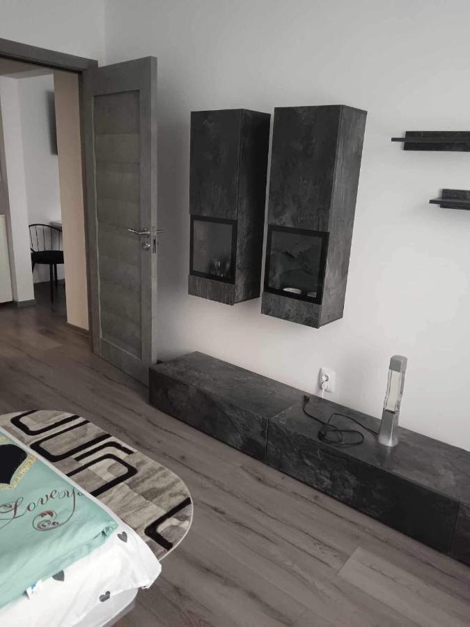 Enci Kiado Apartman เมียร์คูรา-ชุค ภายนอก รูปภาพ
